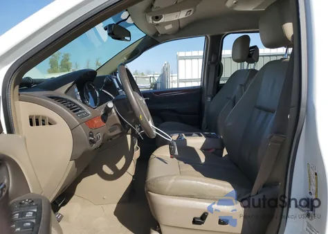 2013 Chrysler Town & Country Touring из США, поврежденный, VIN 2C4RC1BG4DR819443